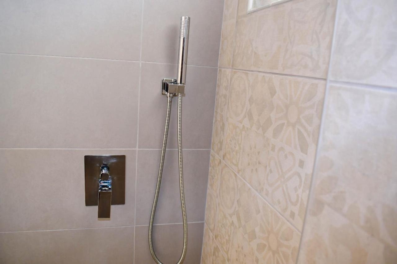 2 Bedroom Apartment Lambisea Kos Town Luaran gambar