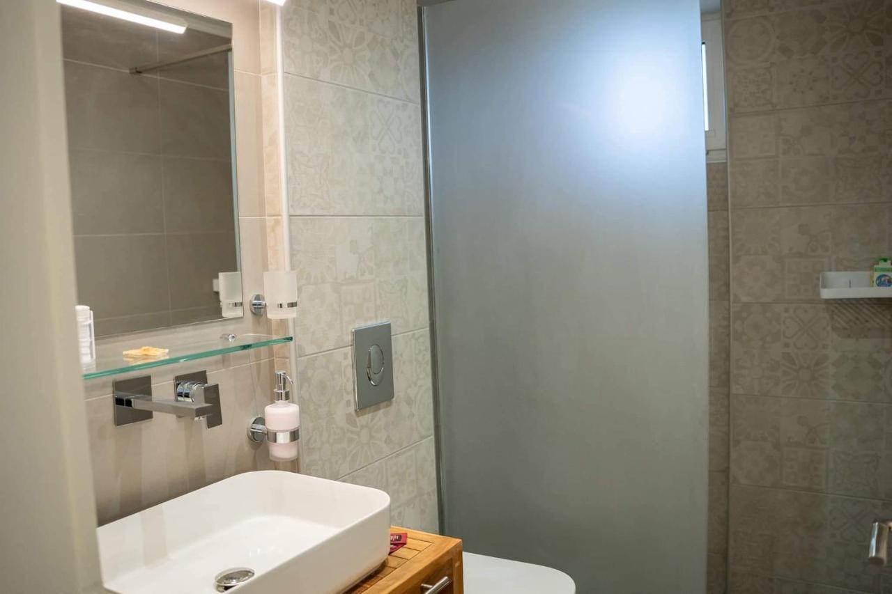 2 Bedroom Apartment Lambisea Kos Town Luaran gambar