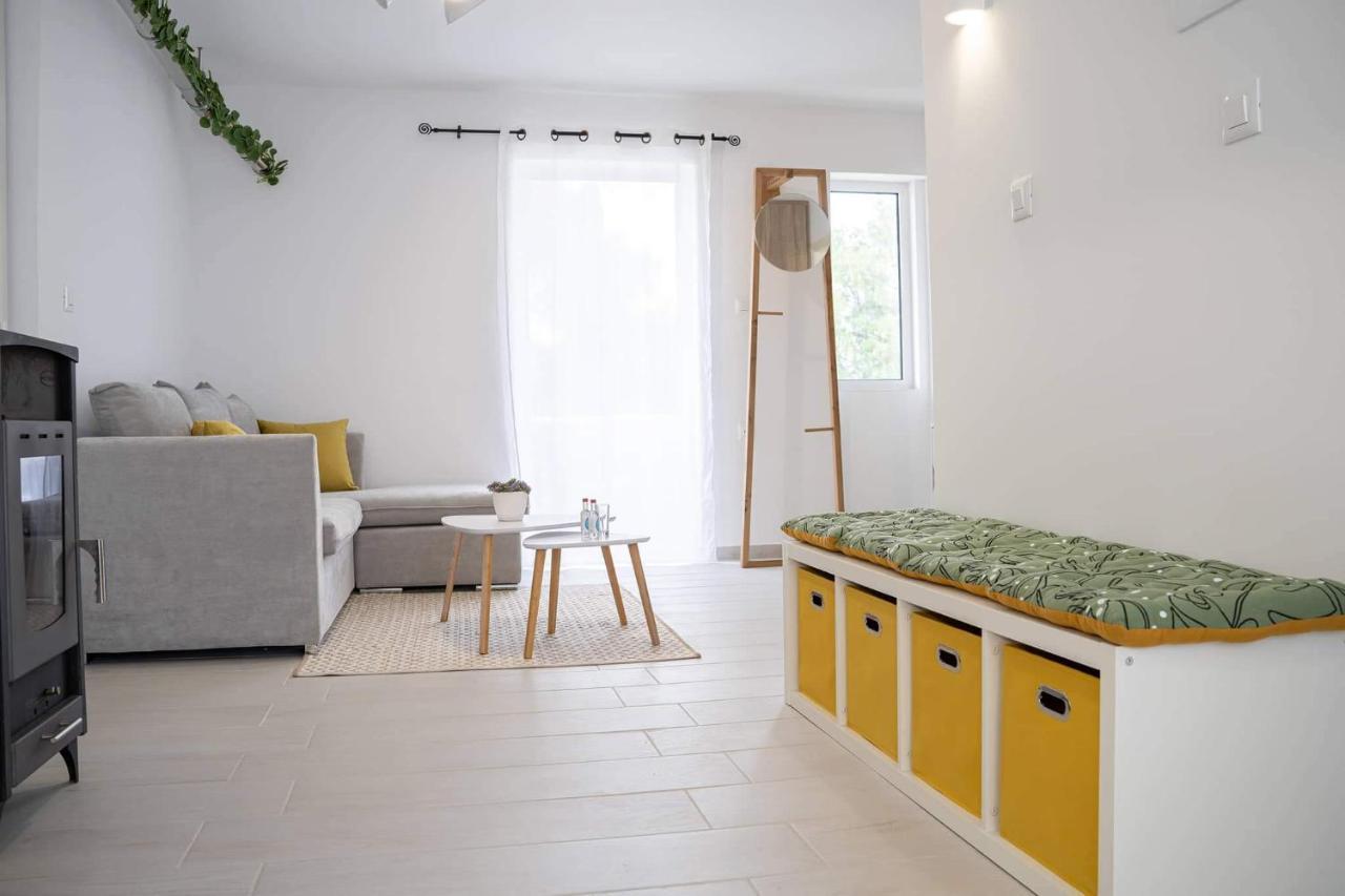 2 Bedroom Apartment Lambisea Kos Town Luaran gambar